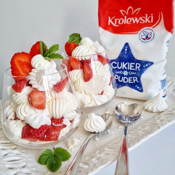 Truskawkowy eton mess