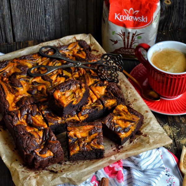 Halloween brownie z warstwą dyniową