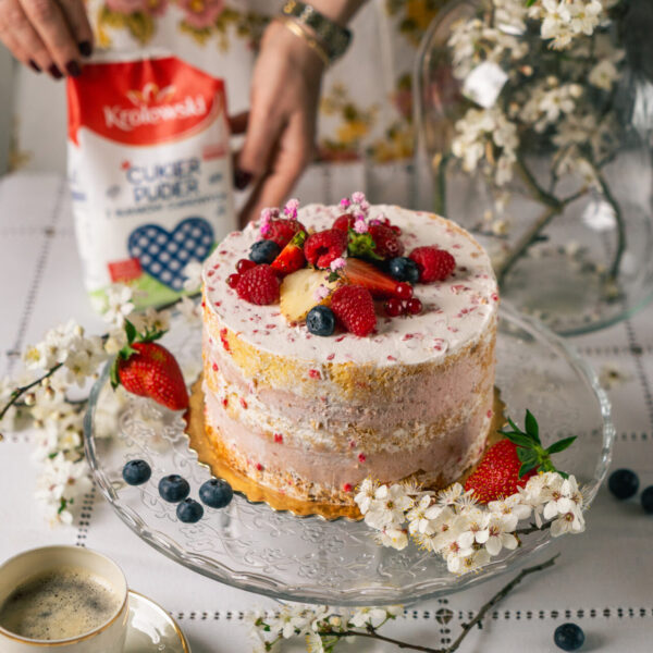 Torcik różany z mascarpone i malinami 
