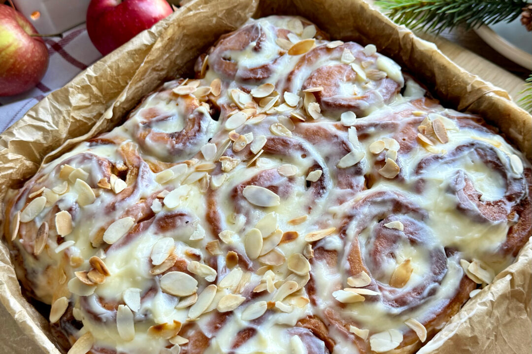 Rollsy cynamonowe z jabłkami