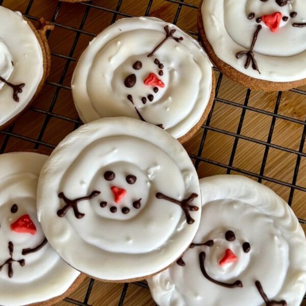 Korzenne ciasteczka bałwanki