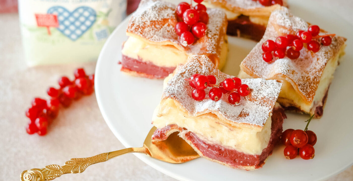 Karpatka waniliowo-porzeczkowa