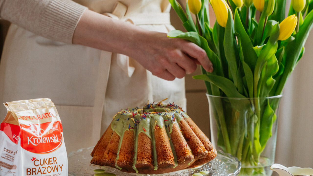 Babka wielkanocna pistacjowa