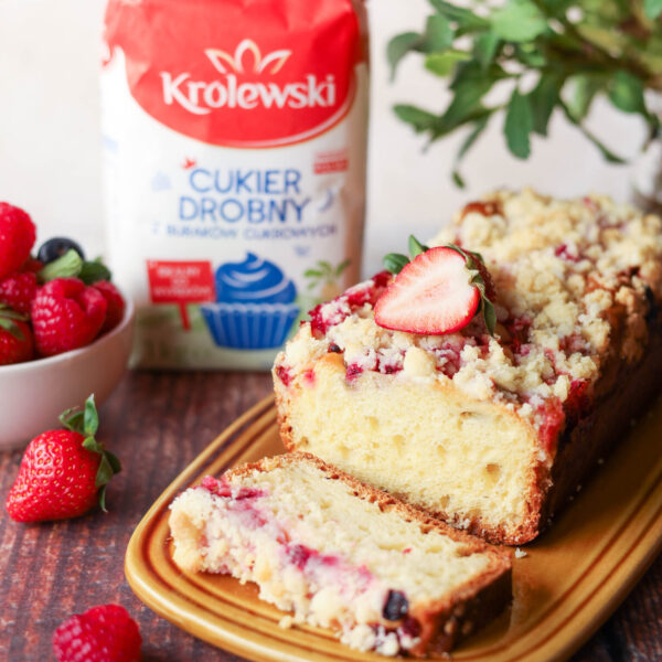 Ciasto drożdżowe z&nbsp;kruszonką i&nbsp;owocami lata